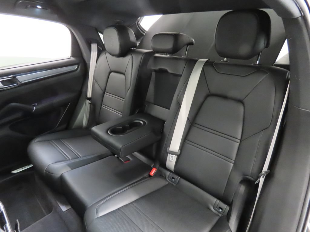 Certified 2023 Porsche Cayenne Coupe AWD/4WD image 44