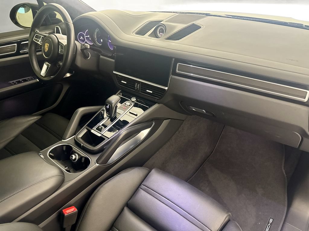 Used 2023 Porsche Cayenne Turbo AWD/4WD image 29