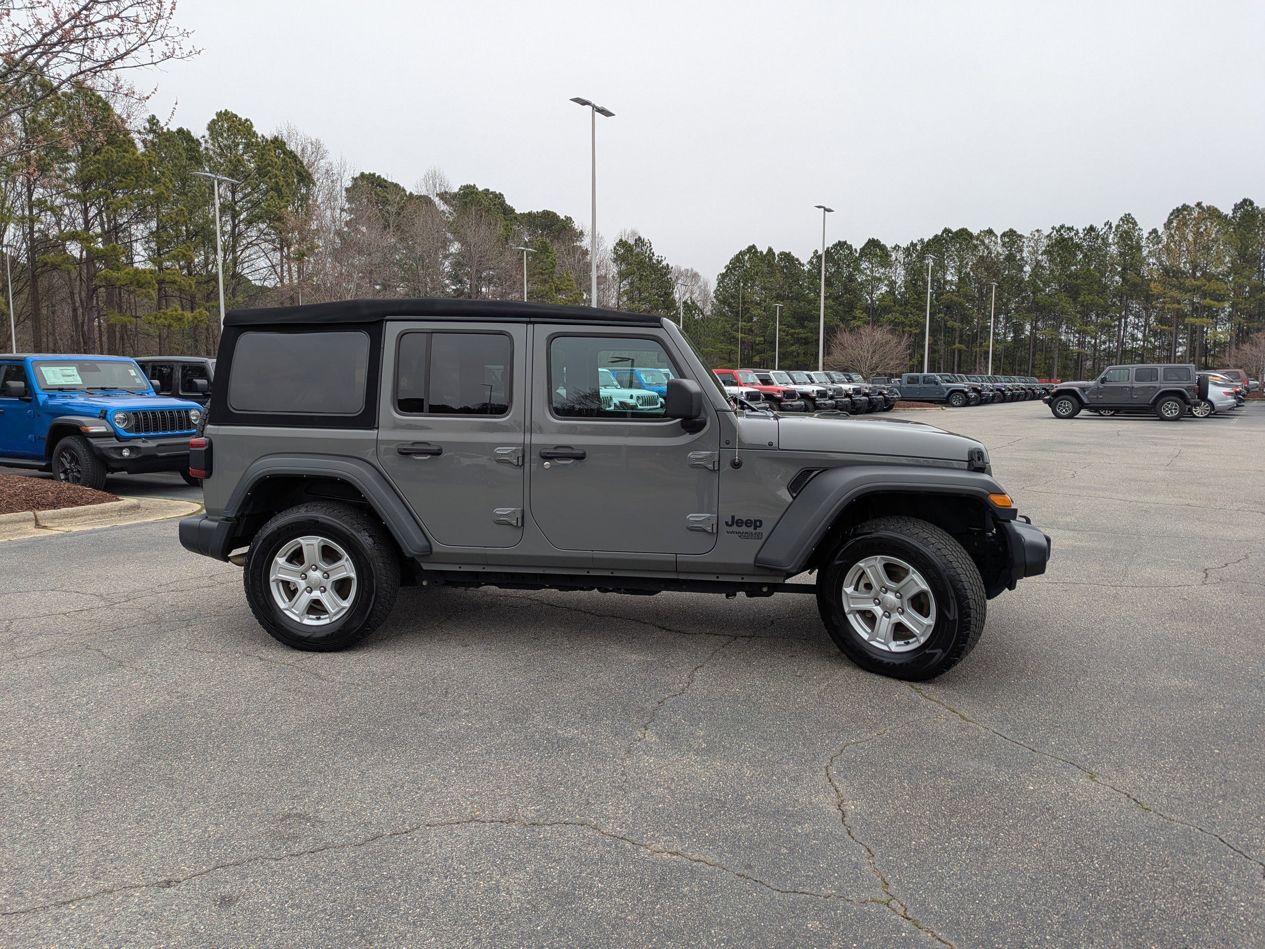 Used 2021 Jeep Wrangler Sport S image 4