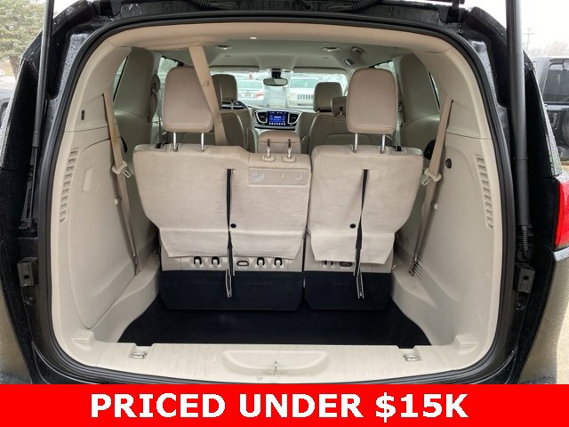 Certified 2017 Chrysler Pacifica Touring-L w/ Tire & Wheel Group image 5