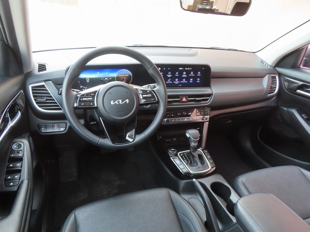 Used 2024 Kia Seltos EX image 4