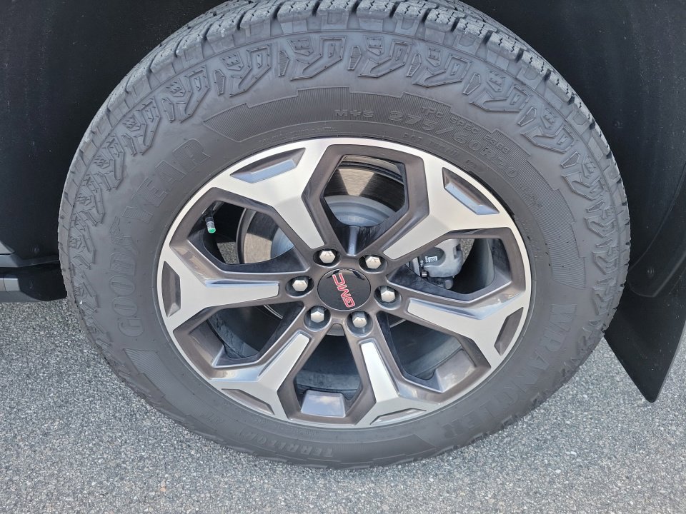 Used 2025 GMC Yukon AT4 Ultimate image 25