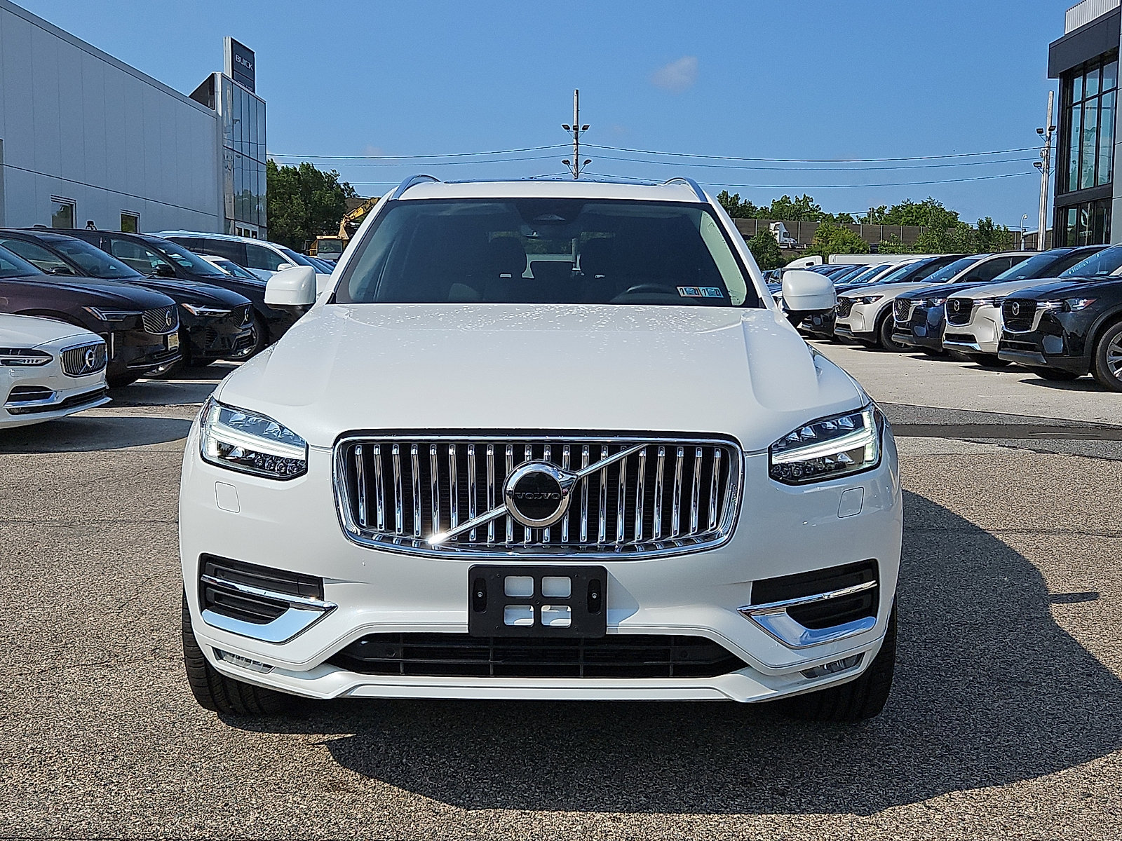 Used 2025 Volvo XC90 B6 Core AWD/4WD image 2