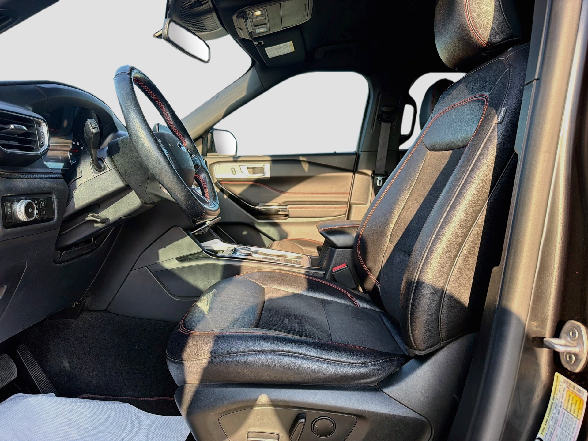 Certified 2023 Ford Explorer ST-Line w/ Class IV Trailer Tow Package RWD image 24