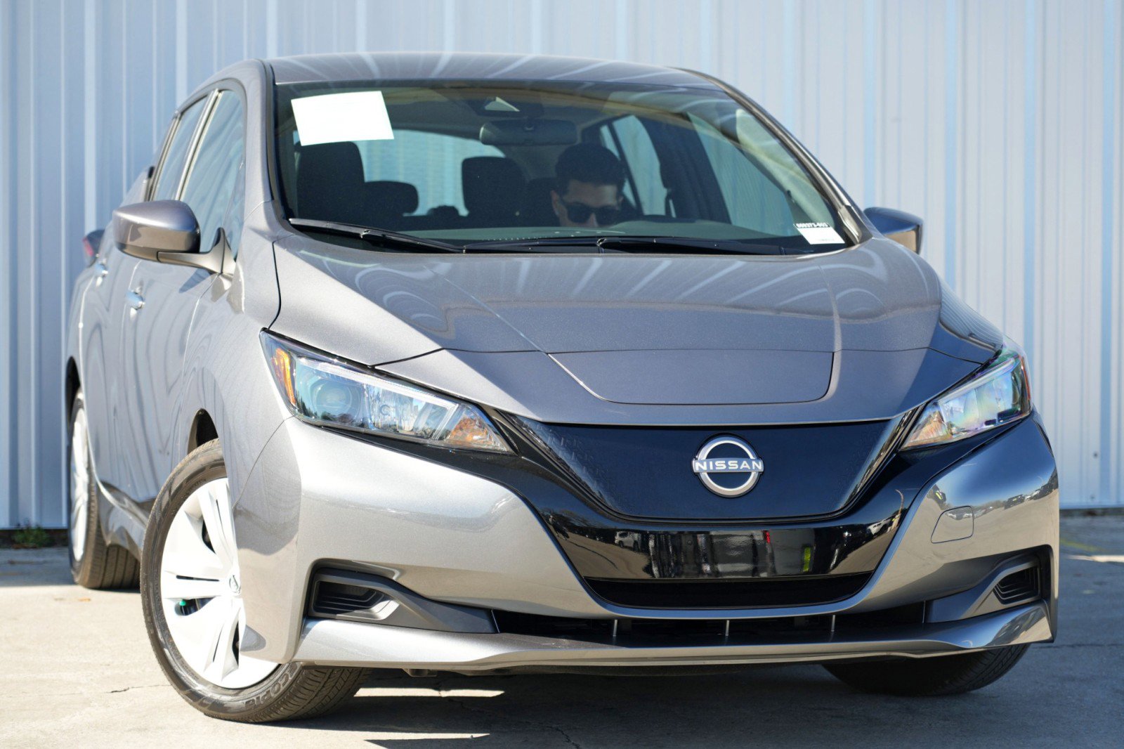 Used 2025 Nissan Leaf S image 2