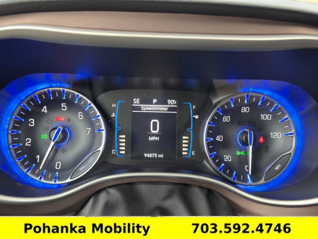 Used 2018 Chrysler Pacifica Touring-L FWD image 13