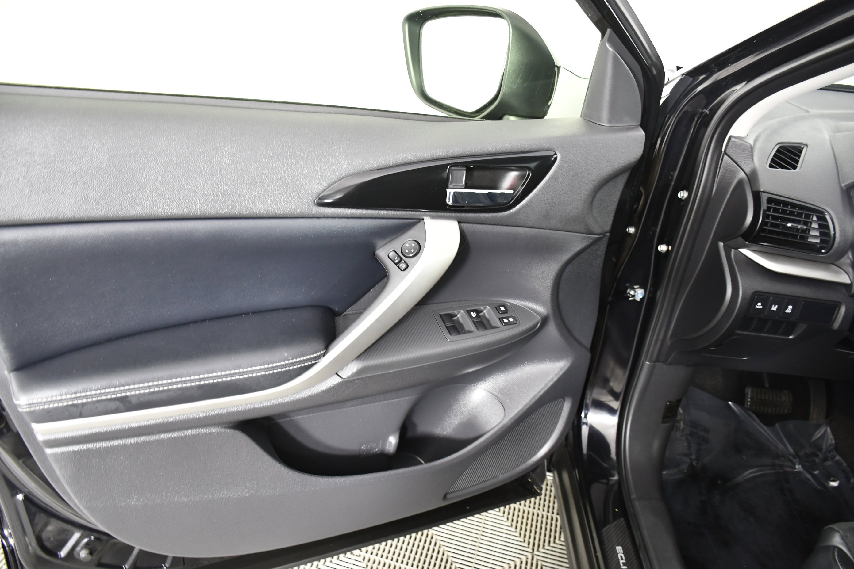 Used 2022 Mitsubishi Eclipse Cross SE AWD/4WD image 36
