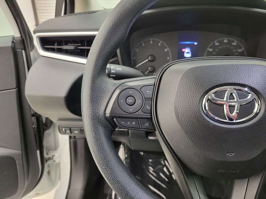 Used 2024 Toyota Corolla LE image 3