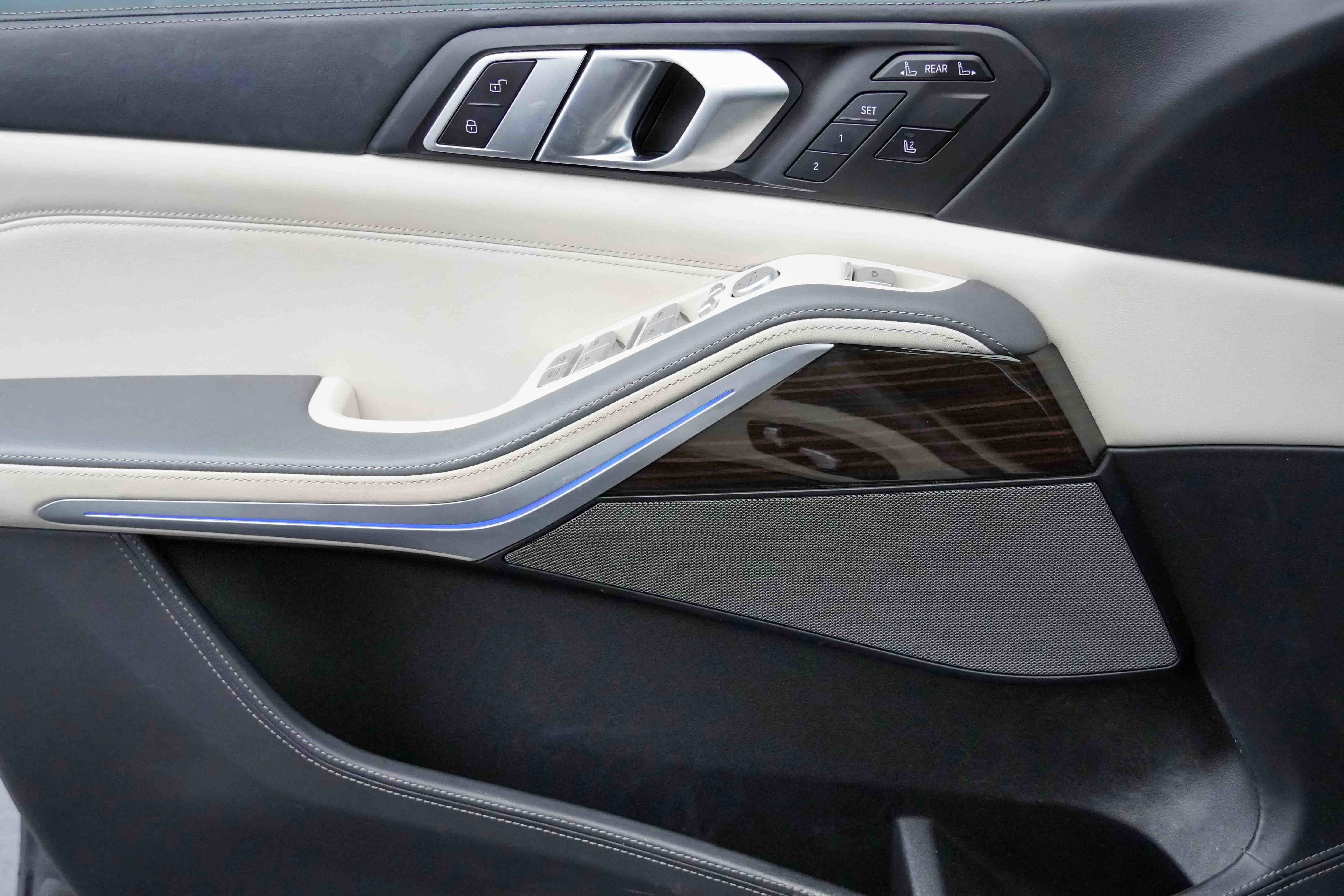 Certified 2023 BMW X7 xDrive40i w/ M Sport Package image 19