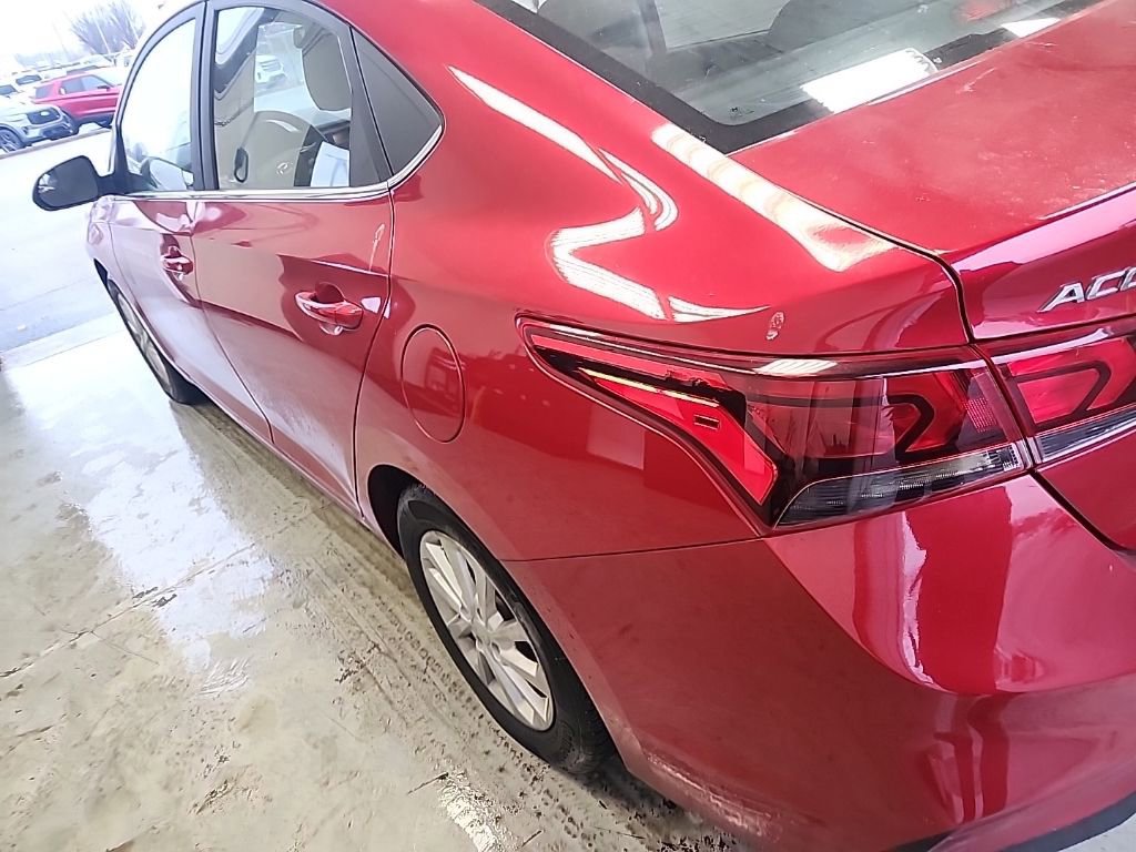 Used 2020 Hyundai Accent SEL image 3