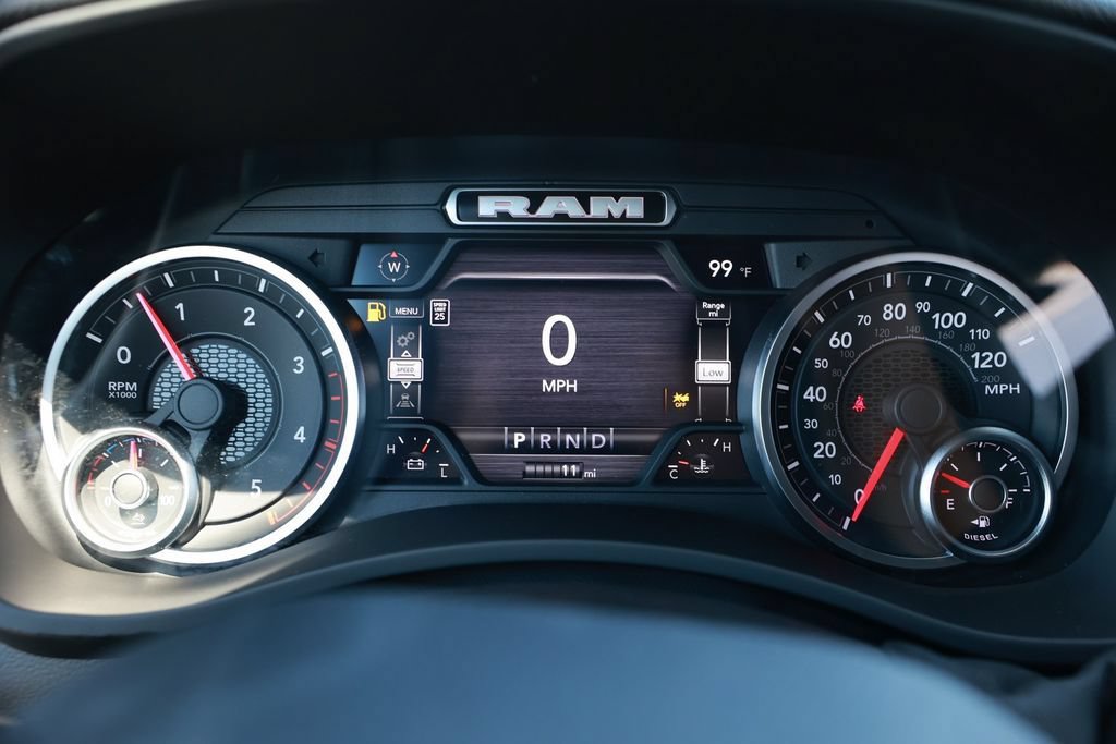 New 2026 RAM 3500 Big Horn AWD/4WD image 17