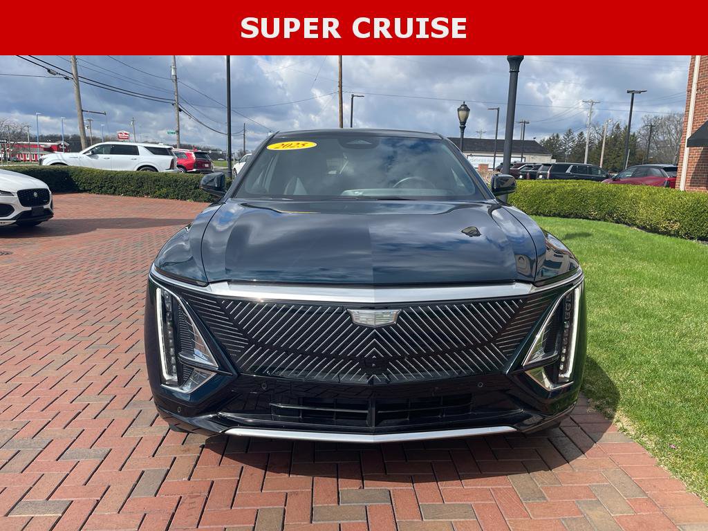 Used 2025 Cadillac Lyriq Luxury w/ LPO, Floor Liner Package AWD/4WD image 3