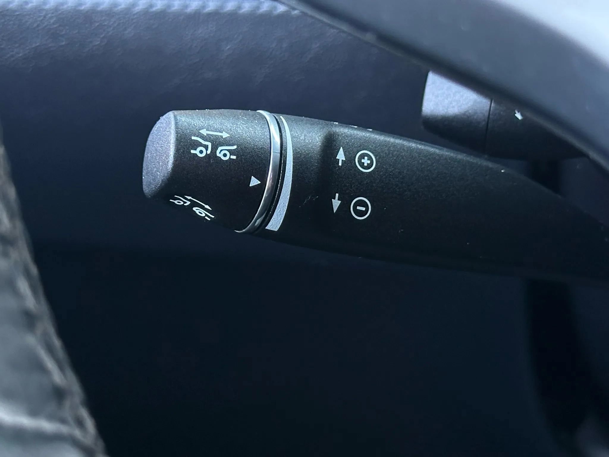 Used 2016 Tesla Model X 60D image 36