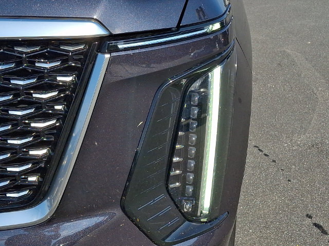Used 2025 Cadillac Escalade ESV Premium Luxury w/ Touring Package AWD/4WD image 9