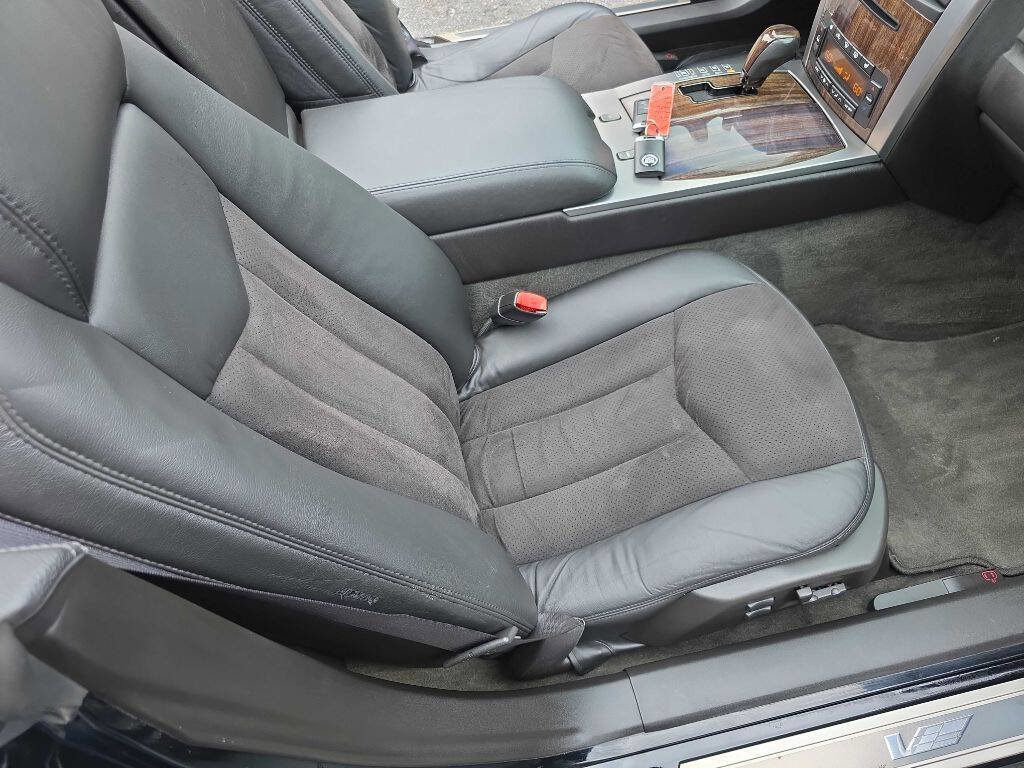 Used 2008 Cadillac XLR V image 26
