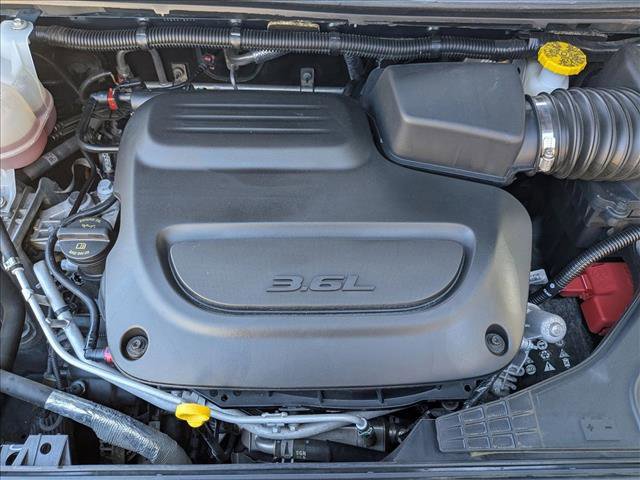 Used 2023 Chrysler Pacifica Touring-L image 24