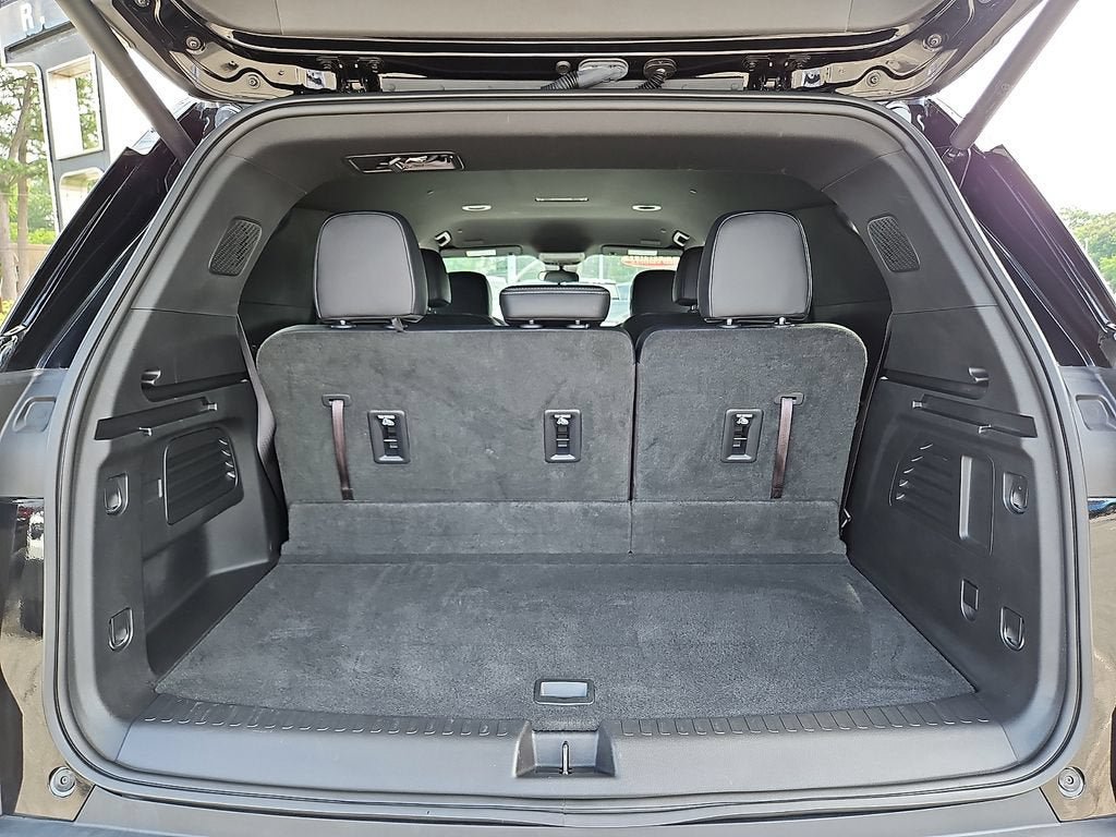 Certified 2025 Chevrolet Traverse LT w/ Driver Confidence Package FWD image 30