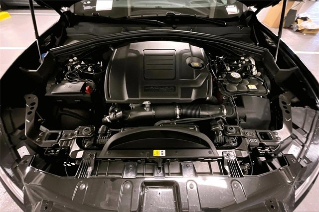 Certified 2025 Jaguar F-PACE R-Dynamic S image 9