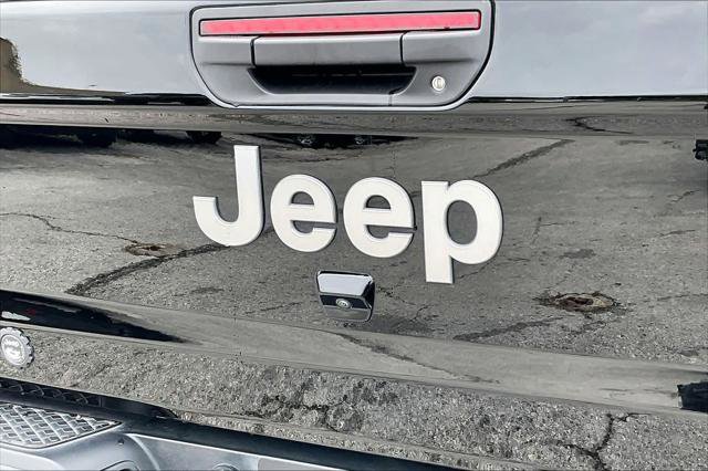 Certified 2021 Jeep Gladiator Overland w/ Popular Equipment Package AWD/4WD image 27