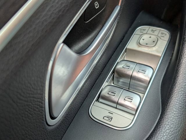 Used 2020 Mercedes-Benz GLE 350 4MATIC image 35