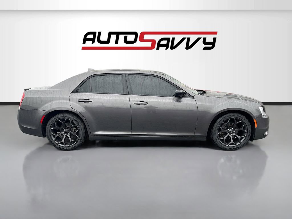 Used 2020 Chrysler 300 Touring w/ Sport Appearance Package image 8