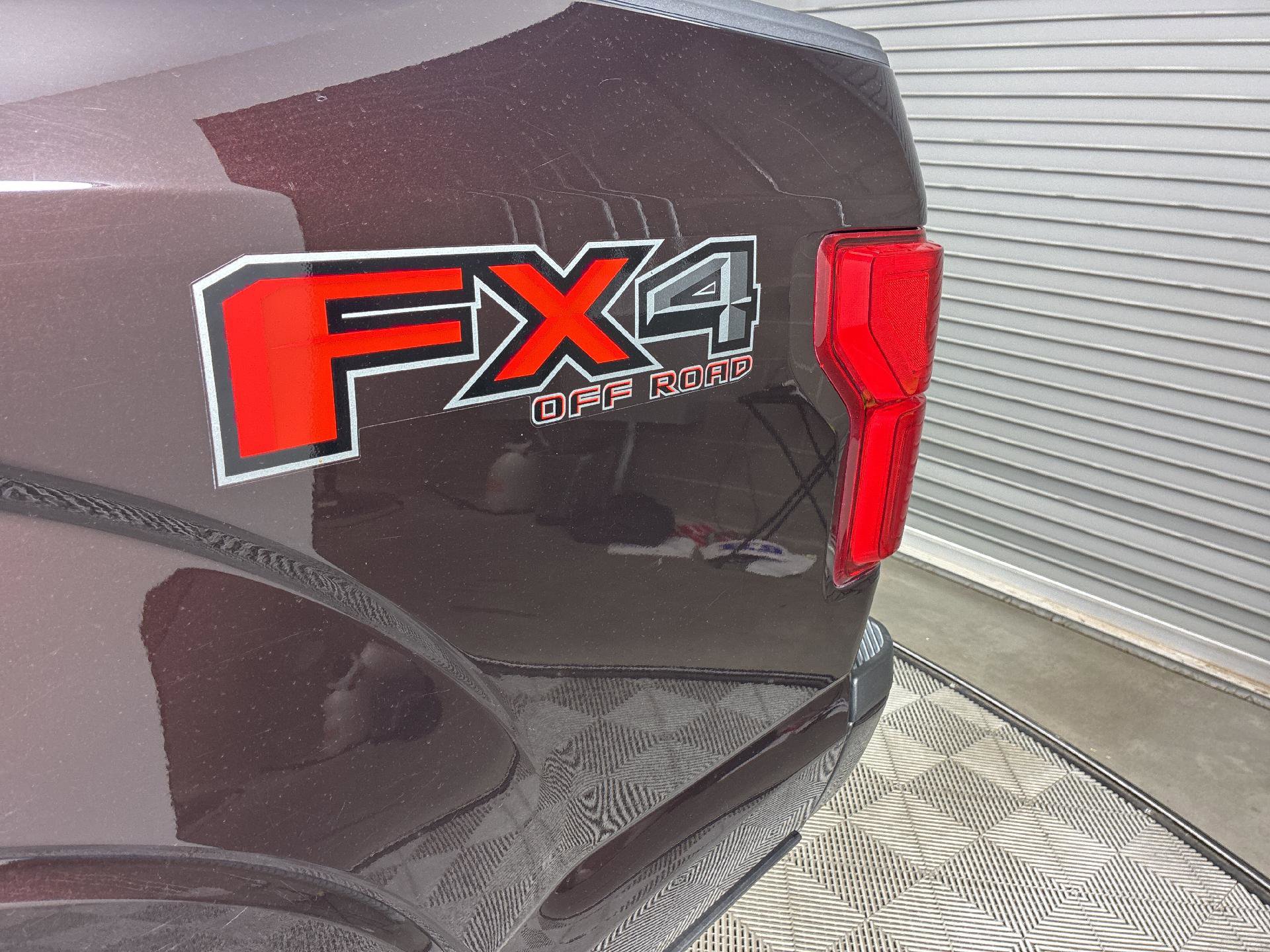 Used 2018 Ford F150 Platinum w/ Equipment Group 701A Luxury image 10