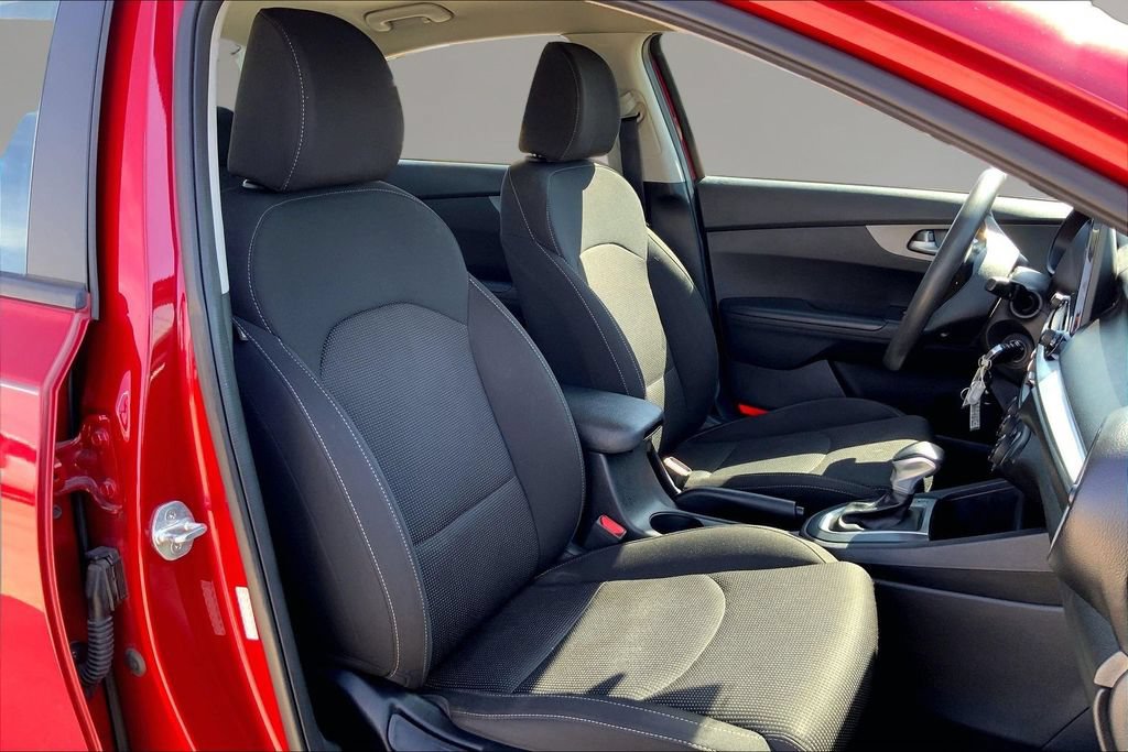 Used 2020 Kia Forte LXS FWD image 7