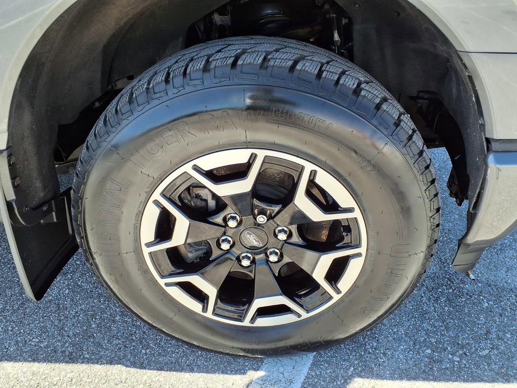 Used 2024 Ford F150 Lightning Platinum AWD/4WD image 9