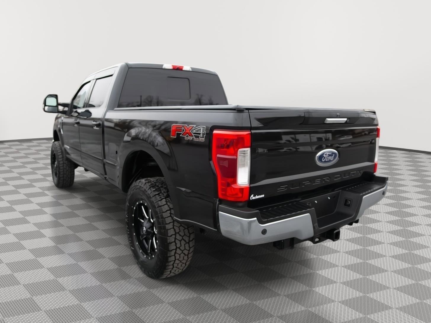 Used 2019 Ford F250 Lariat w/ Lariat Value Package image 6