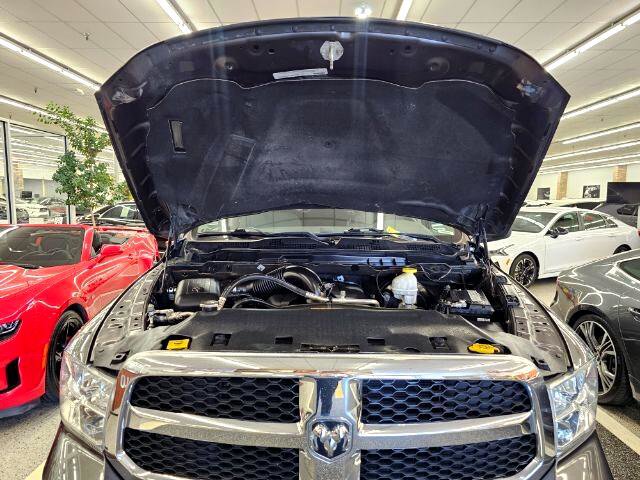 Used 2019 RAM 1500 Classic SLT image 34
