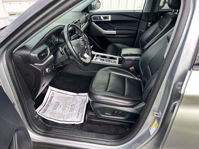 Used 2021 Ford Explorer XLT w/ Equipment Group 202A AWD/4WD image 13
