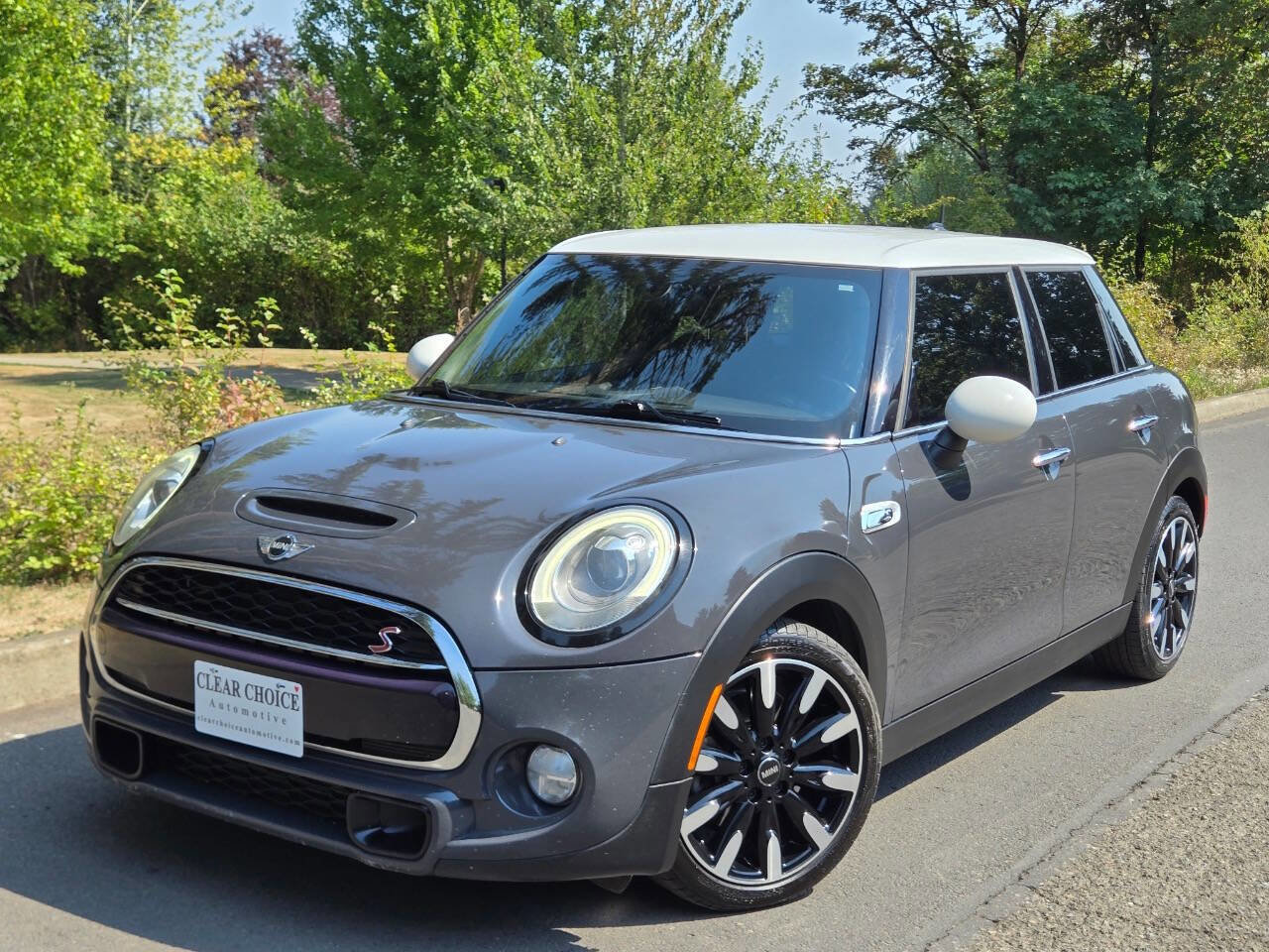 Used 2016 MINI Cooper S image 1