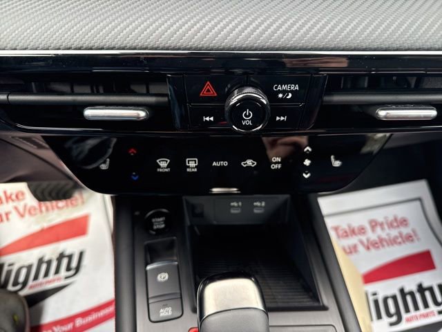 New 2026 Nissan Kicks SR w/ SR Premium Package AWD/4WD image 17