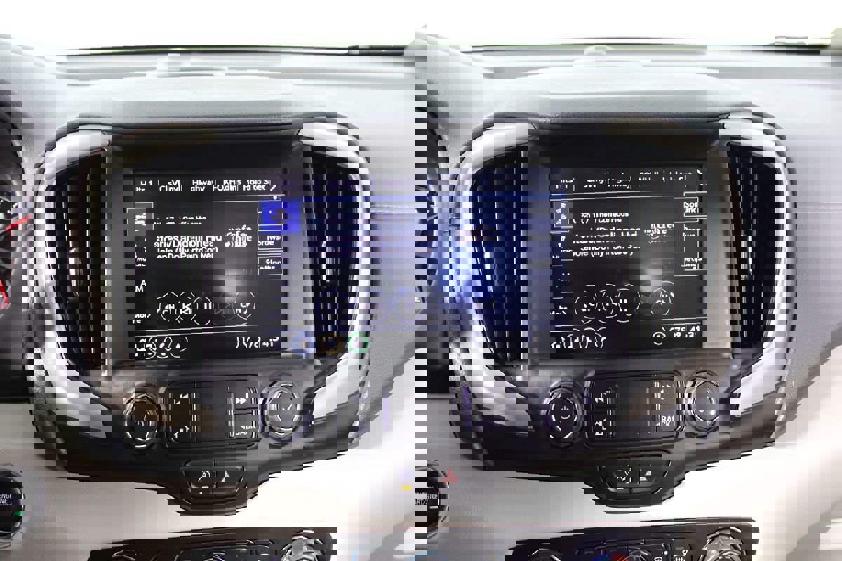 Used 2022 GMC Terrain Denali w/ Denali Premium Package image 16