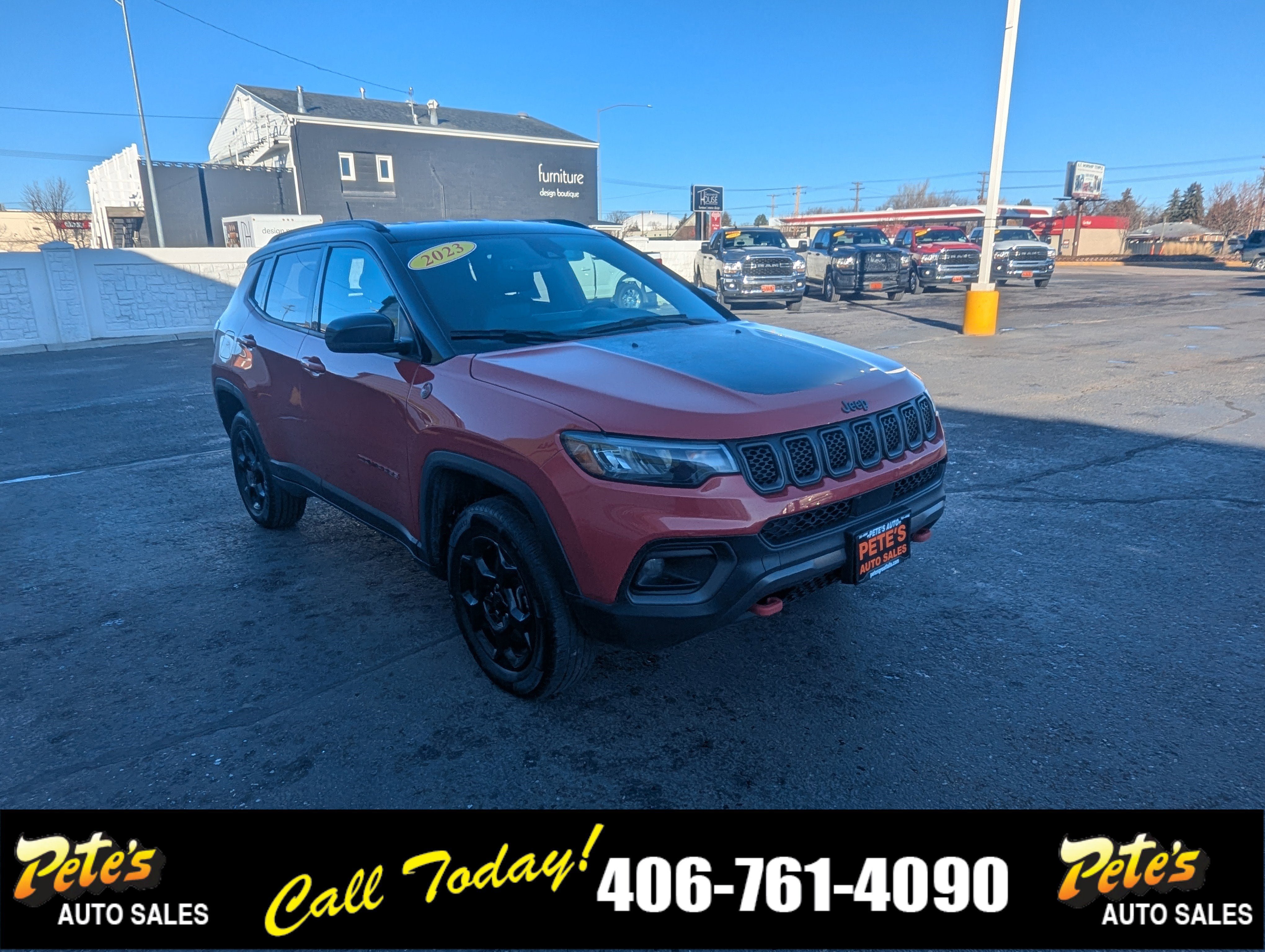 Used 2023 Jeep Compass Trailhawk image 6