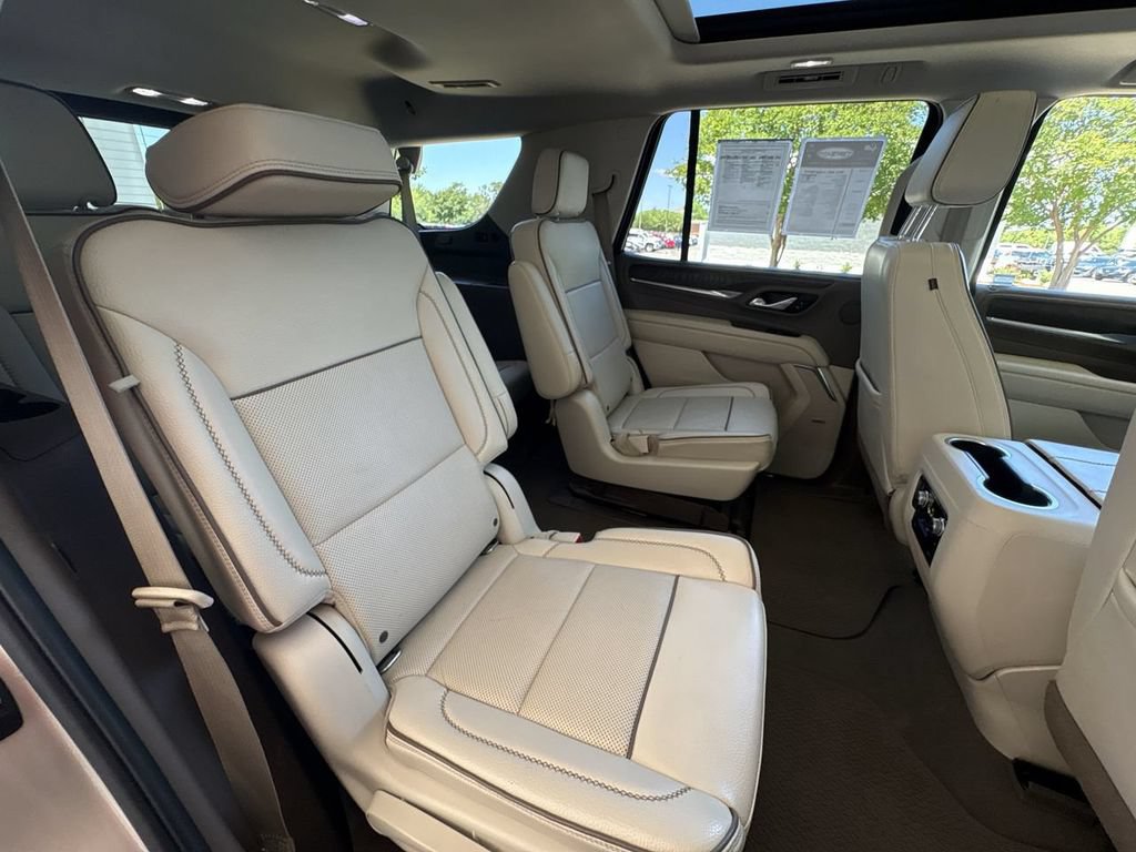 Certified 2021 GMC Yukon Denali w/ Denali Premium Package AWD/4WD image 28