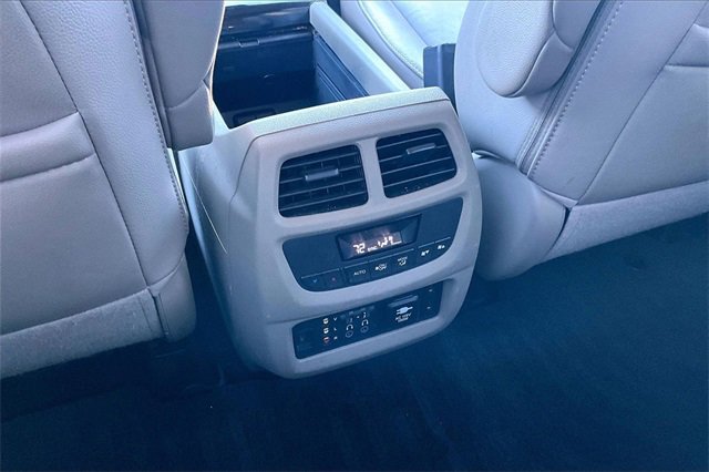 Used 2017 Honda Pilot Touring image 33