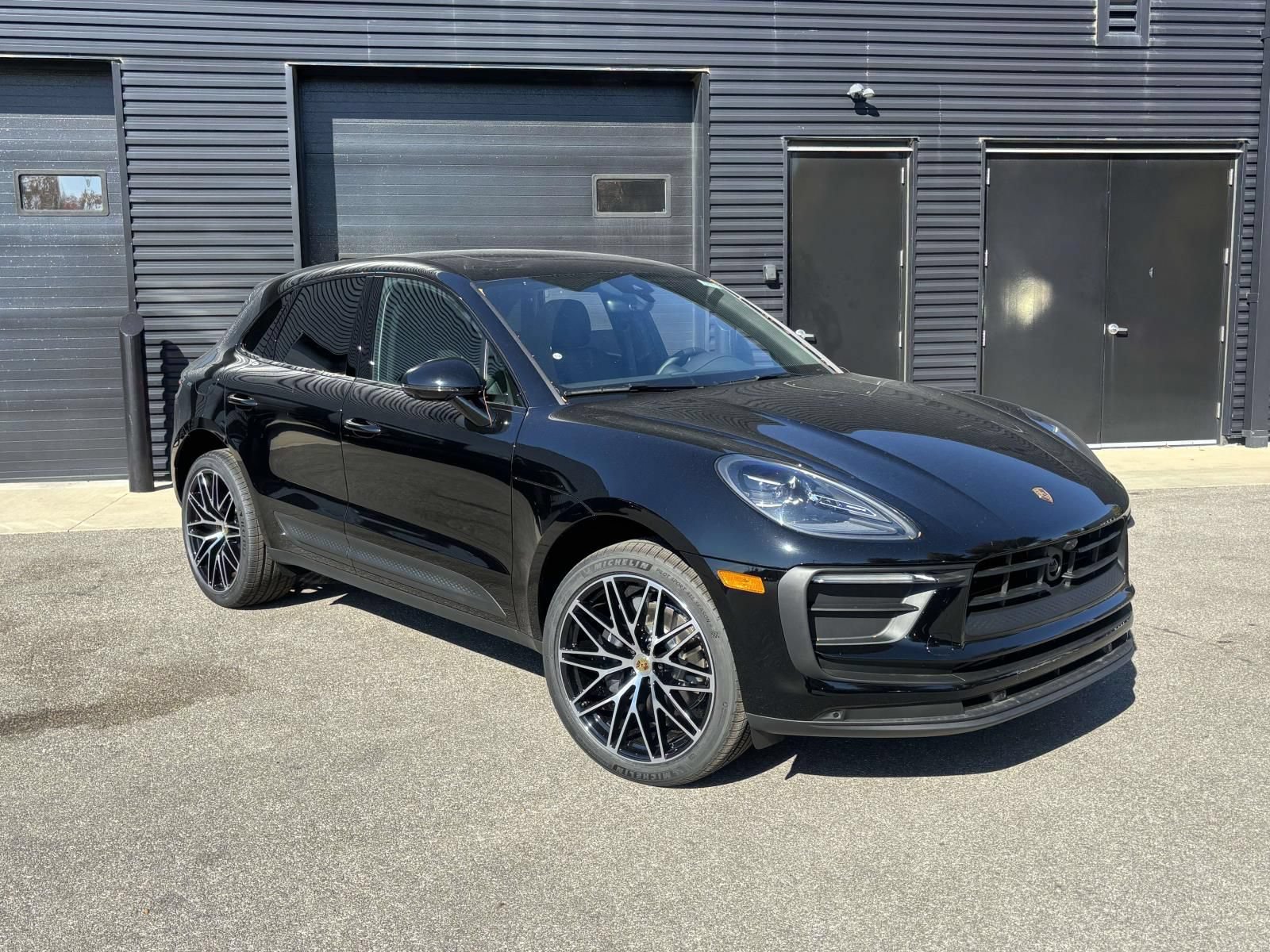 Used 2026 Porsche Macan AWD/4WD image 12