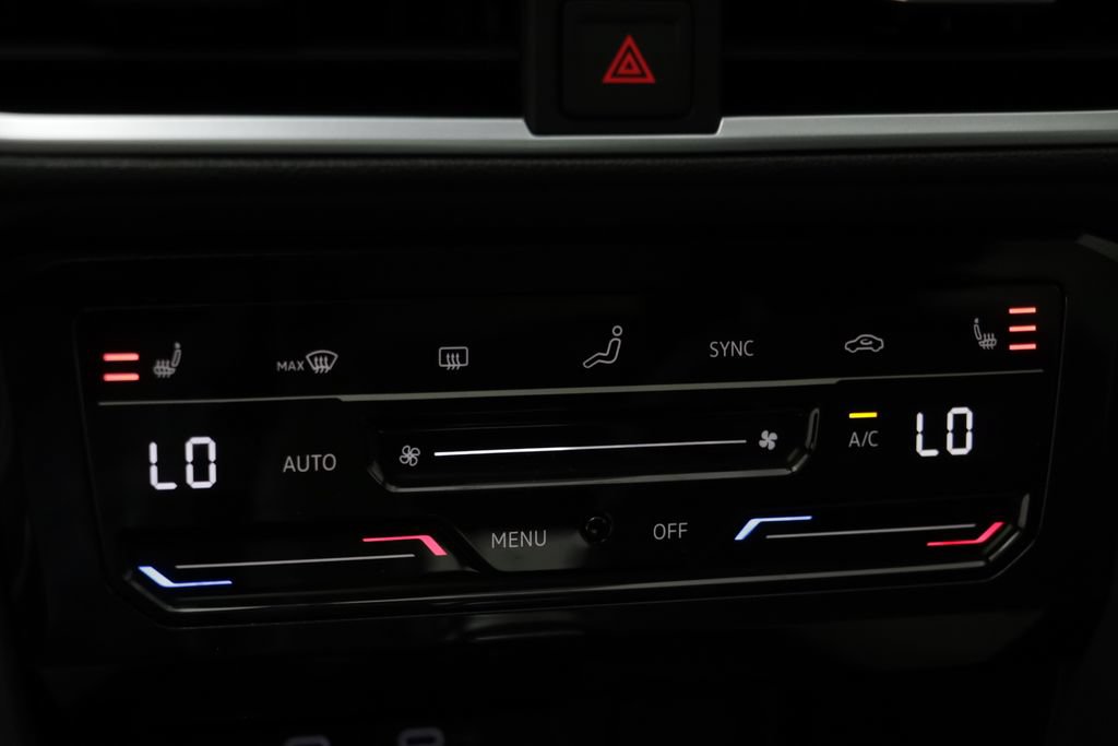New 2026 Volkswagen Taos SE AWD/4WD image 11