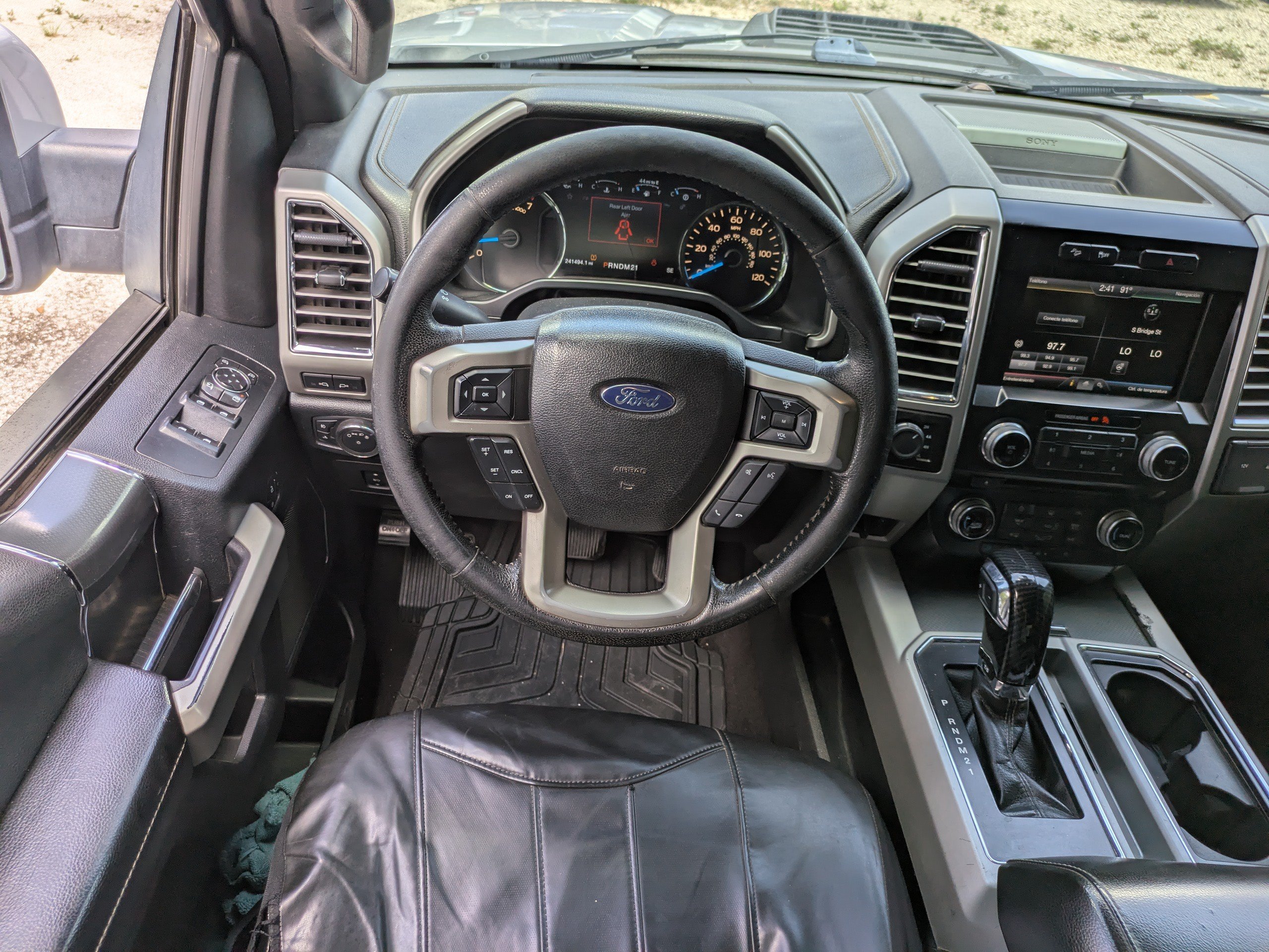 Used 2015 Ford F150 Lariat w/ Equipment Group 502A Luxury AWD/4WD image 15