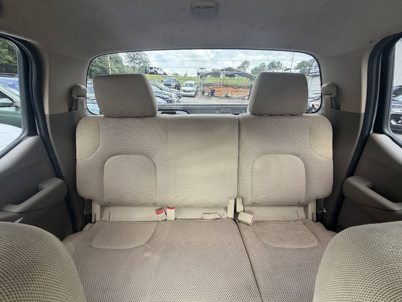 Used 2011 Nissan Frontier SV AWD/4WD image 24