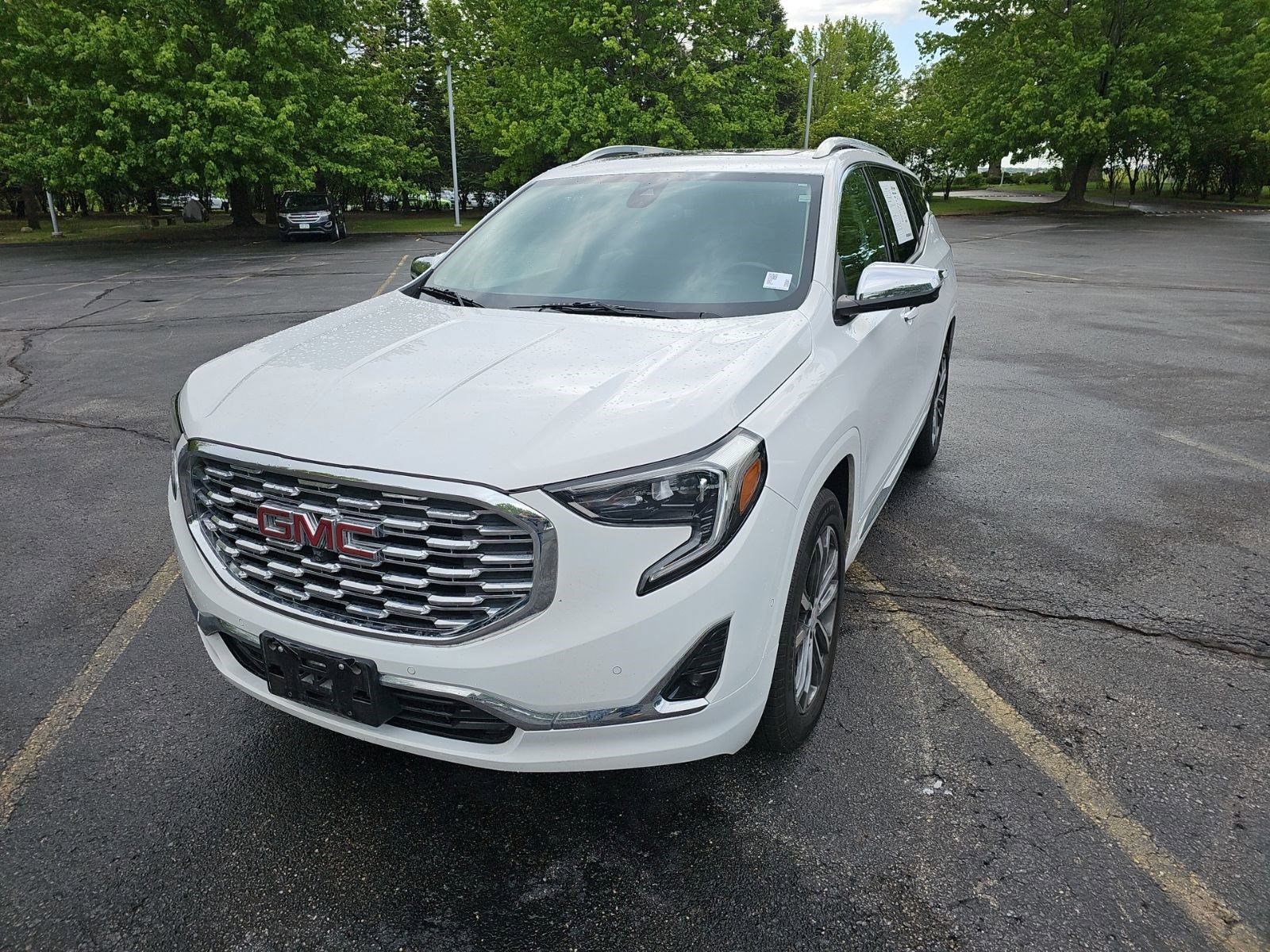 Used 2020 GMC Terrain Denali w/ Denali Premium Package AWD/4WD image 2