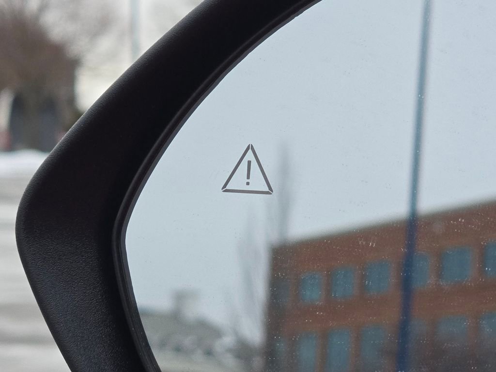 New 2025 Kia K4 LXS image 6