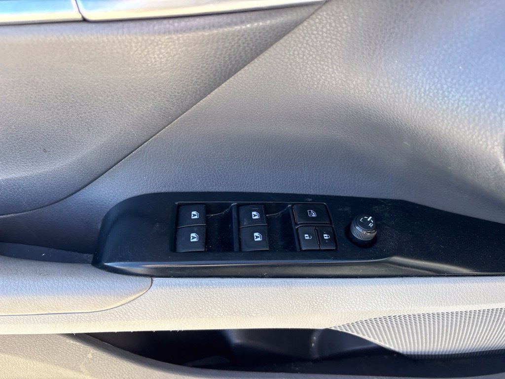 Used 2020 Toyota Camry LE FWD image 14