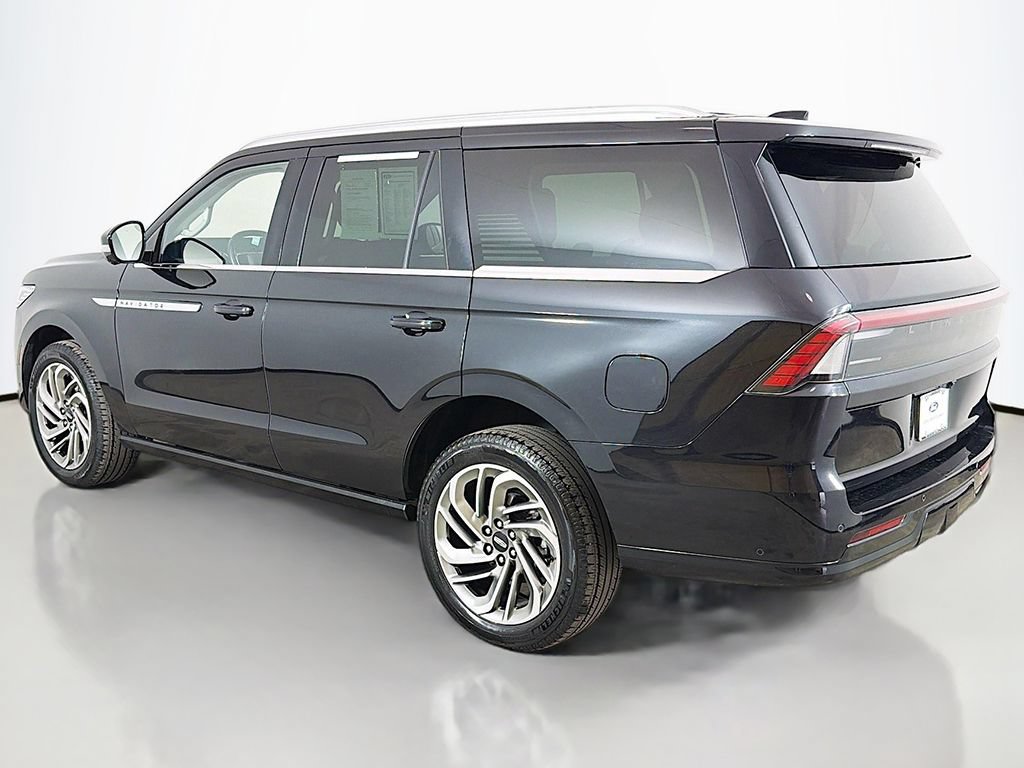 Used 2025 Lincoln Navigator Reserve AWD/4WD image 14