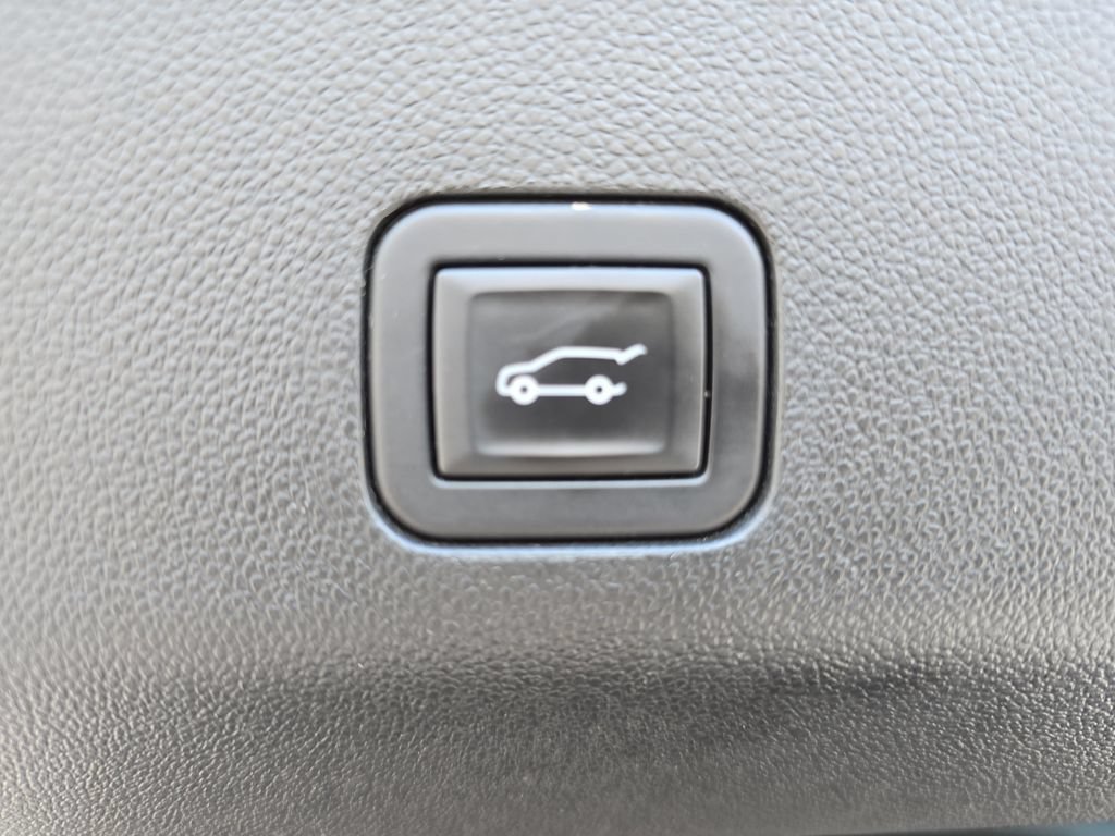 Used 2024 Chevrolet Tahoe LT RWD image 14