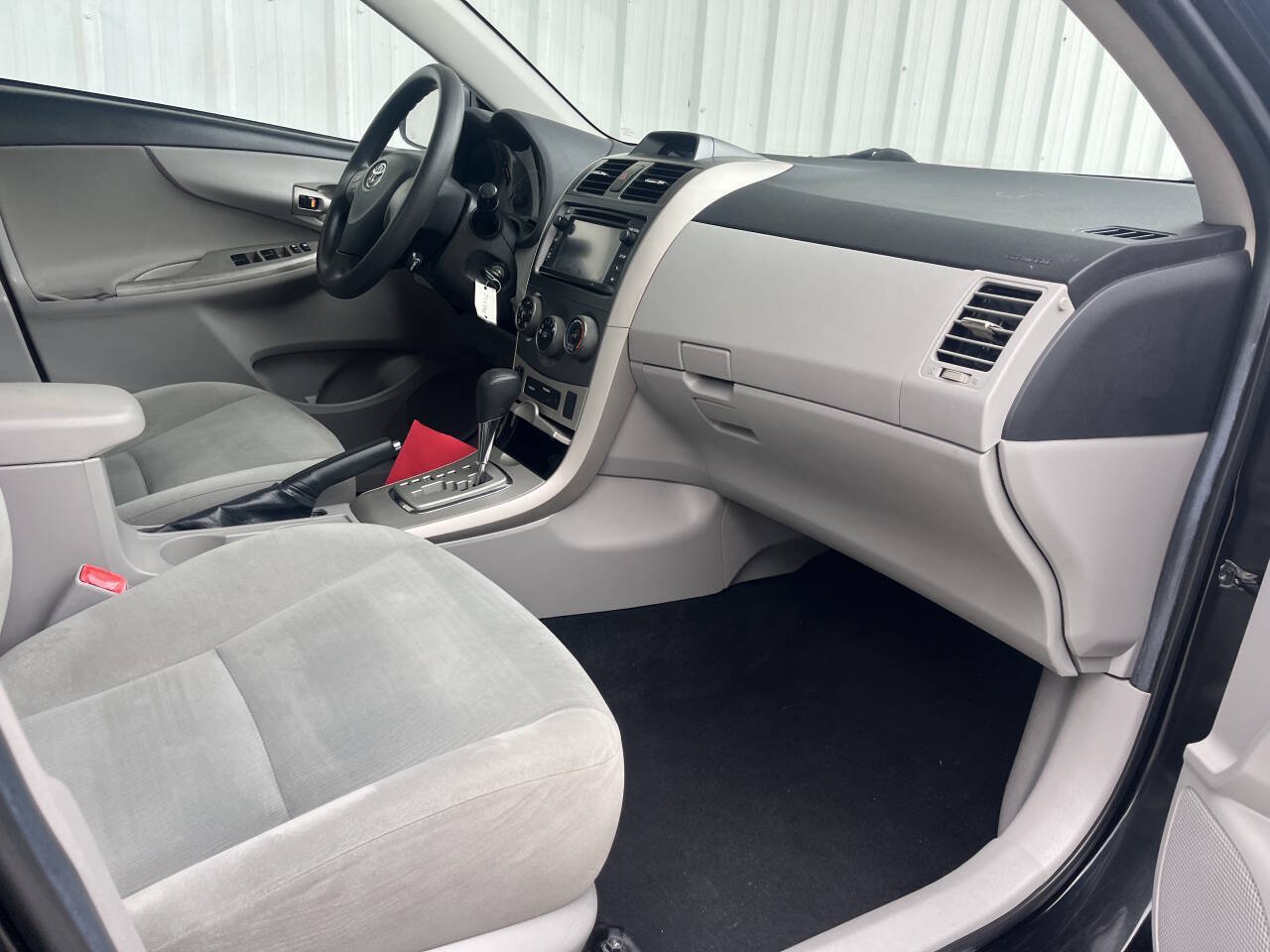 Used 2013 Toyota Corolla LE FWD image 16