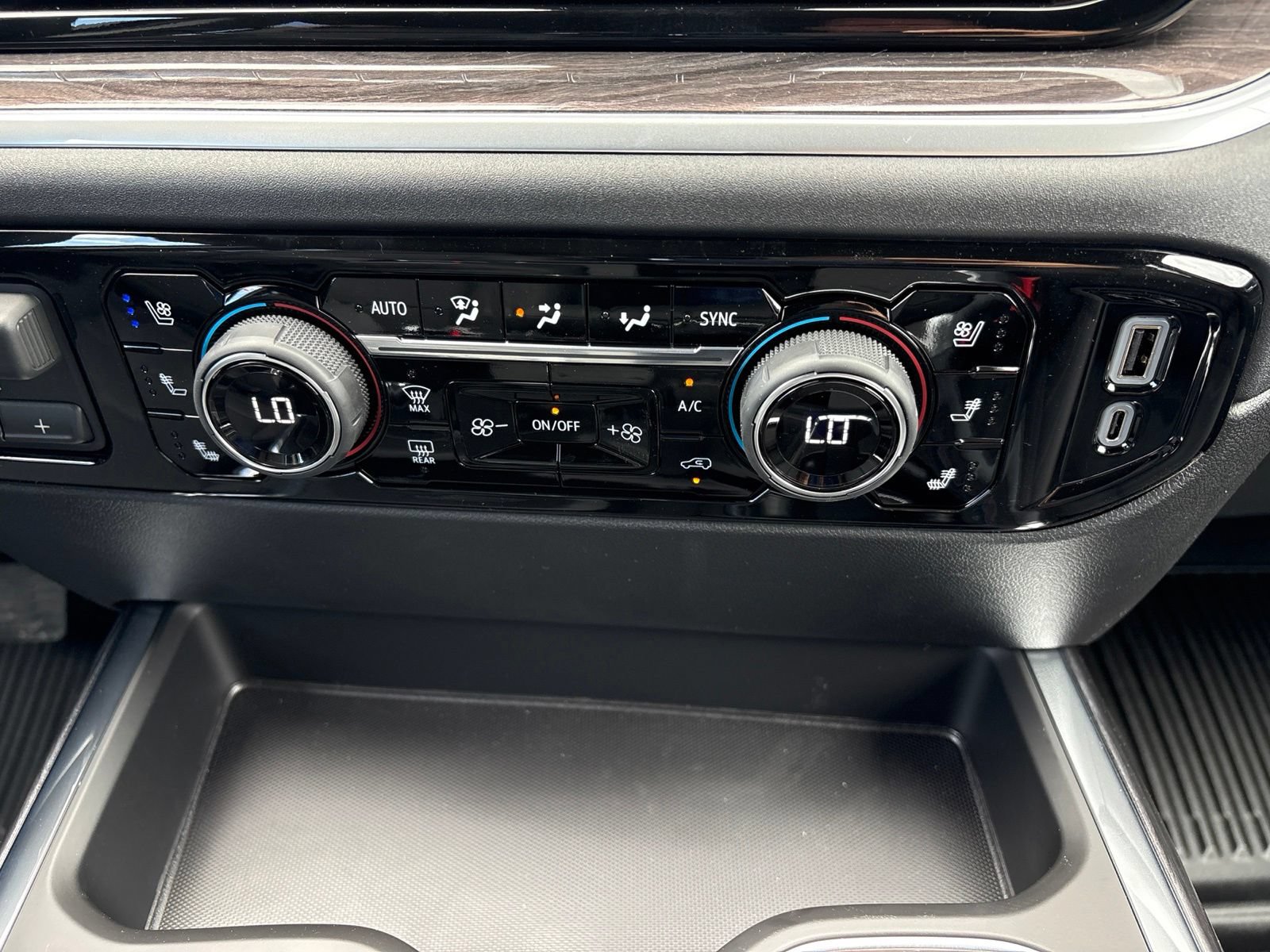 New 2026 Chevrolet Silverado 1500 LTZ w/ LTZ Premium Texas Edition AWD/4WD image 24