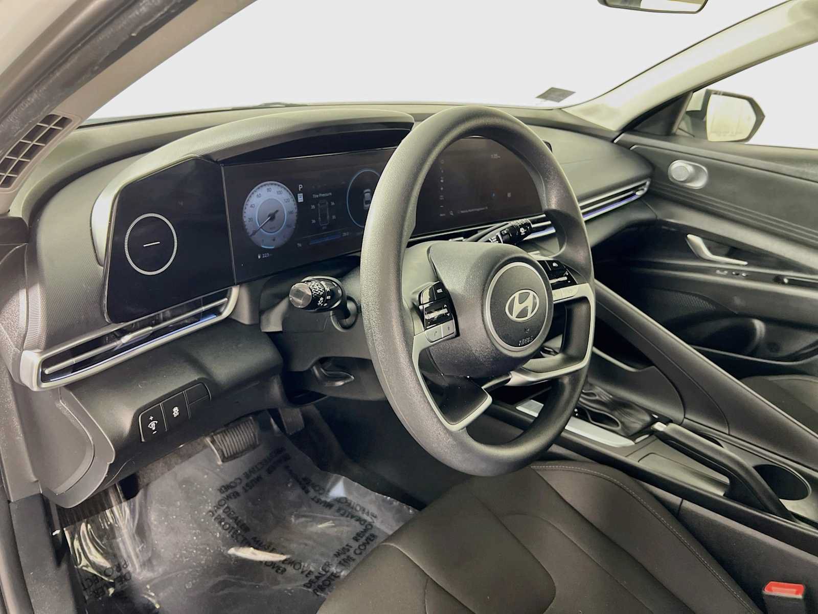 Certified 2024 Hyundai Elantra SEL FWD image 9