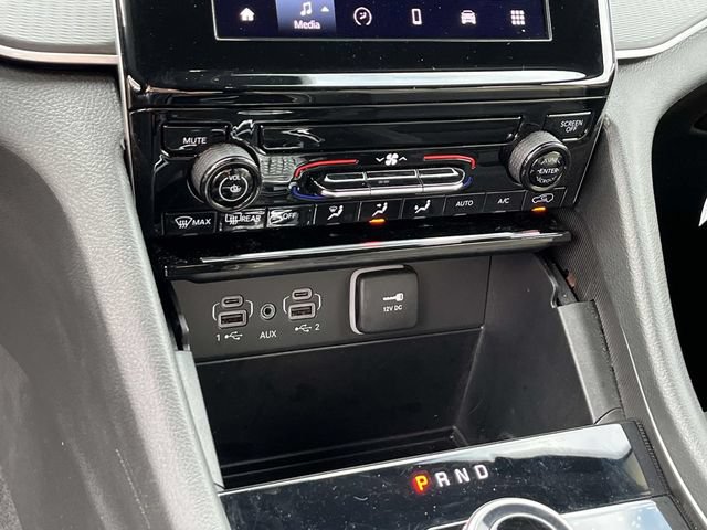 Used 2025 Jeep Grand Cherokee Laredo X AWD/4WD image 30